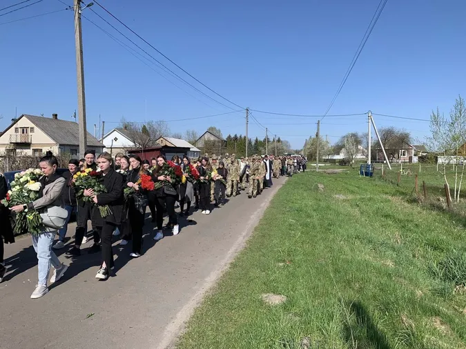 У Луцькому районі поховали снайпера Артура Трофімюка
