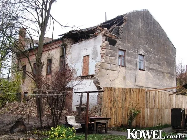На Волині знову обвалилася стіна старовинного будинку
