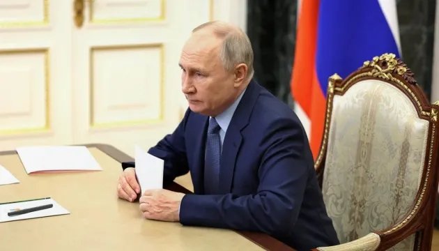 Путін продовжує запевняти, що йому не цікаві переговори