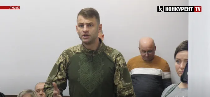 «Які клумби, які квіти?»: волонтер не на жарт розізлився на сесії Луцькради (відео)