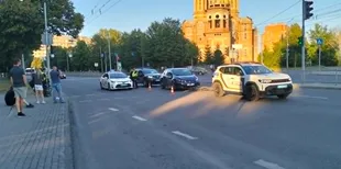 У Луцьку на Соборності – ДТП: автомобіль збив велосипедиста
