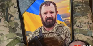 «Віддавав військовим власне взуття»: у Луцьку попрощалися з волонтером та воїном Володимиром Тарановичем (фото)