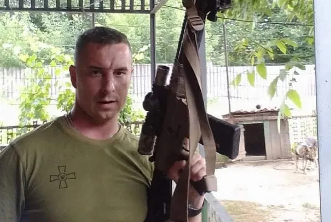 Бійця з Волині нагородили медаллю за оборону Бахмута (фото)