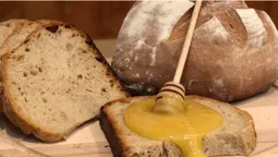 Слоїк меду, або Як на Волині з бджолиного продукту роблять крем (фото, відео)