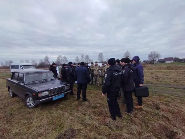 Знайшли речі біля річки: на Волині другий день шукають зниклу жінку (фото)
