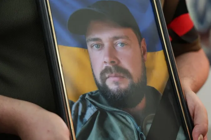 «Був найбільшою опорою і підтримкою»: на Волині попрощалися з загиблим воїном Ігорем Лавришиним