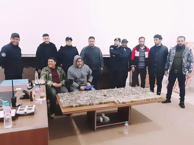 Біля берегів Лівії знайшли сотні пачок гашишу із портретами Путіна (фото)