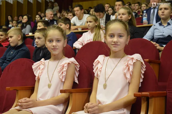 У Луцьку відбувся конкурс близнюків та двійнят (фото)
