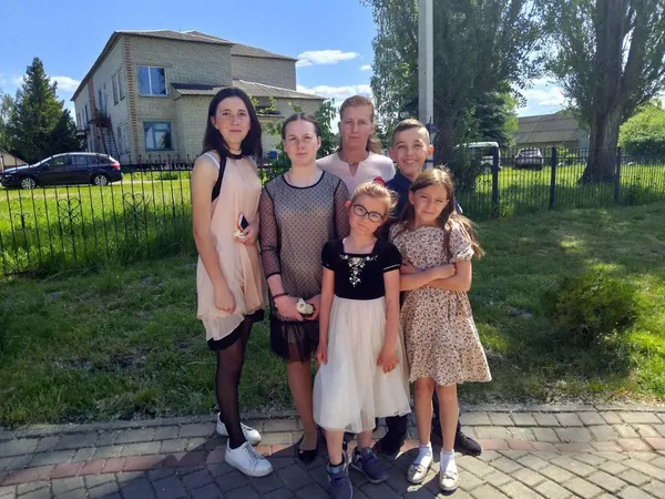 «Мамо, бережи себе»: історія волинянки, яка служить на кордоні й виховує п’ятьох дітей (фото)