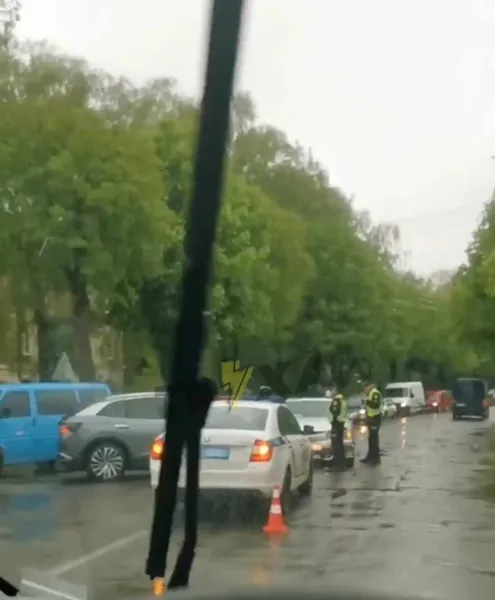 У Луцьку неподалік центру – аварія, вулиця стоїть в заторі