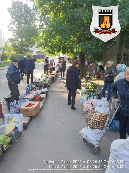 У Луцьку муніципали розігнали стихійних торговців біля автостанції (фото, відео)