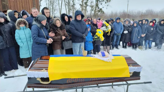 Був батьком шістьох дітей: на Волині попрощалися з захисником Віктором Калушем