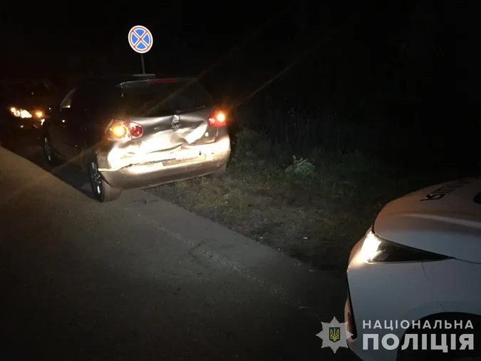 Був п'яним: на Волині водій BMW в'їхав у Volkswagen і побив поліцейського (фото)