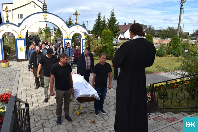 На Волині попрощалися із воїном Дмитром Черняком
