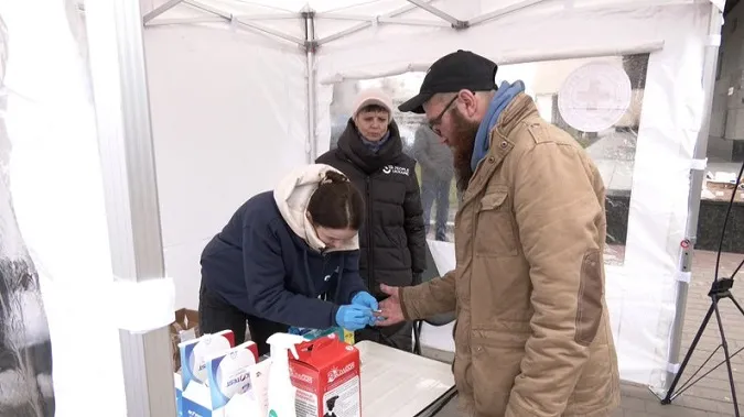 Експрес-тестування у центрі Луцька: людей перевіряли на туберкульоз