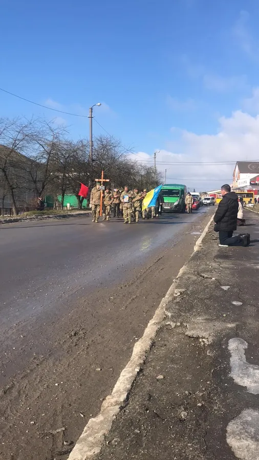 На Волині провели в останню дорогу полеглого воїна Віктора Ващука (фото)