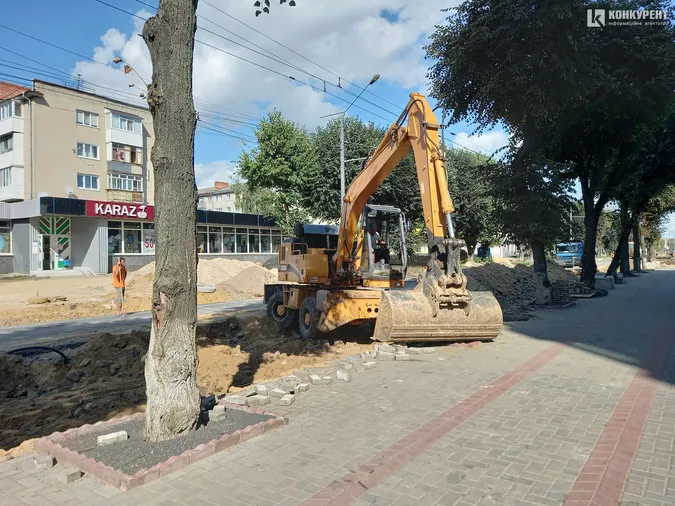 Реконструкція триває: що коїться на проспекті Волі у Луцьку (фото)