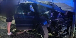У Луцьку п'яний водій втікав від патрульних і розбив авто (фото)