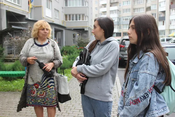 Знущався над хворим собакою: активісти навідалися до лучанина (фото, відео)
