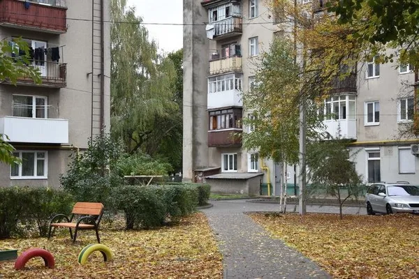 У Луцьку відремонтували 46 прибудинкових територій (фото)