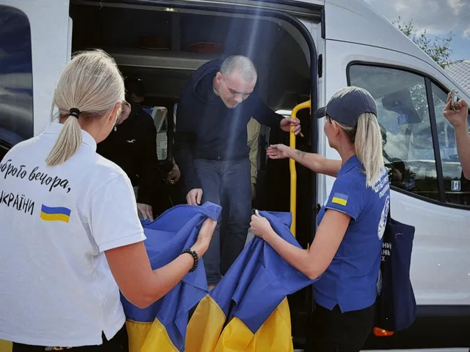 З білорусі в Україну повернулися 10 зниклих безвісти воїнів (фото)