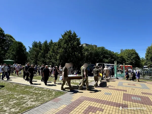 У Нововолинську попрощалися з бійцем Олегом Мартинюком (фото)