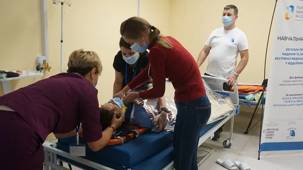 Луцьких лікарів вчать надавати допомогу по-європейськи (фото, відео)