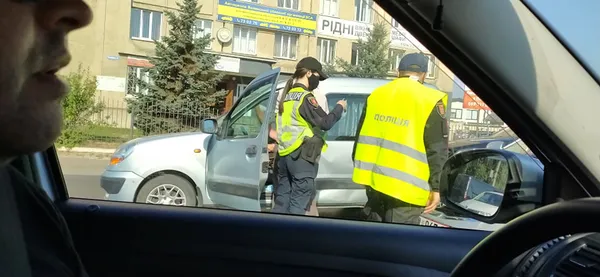 На Конякіна у Луцьку сталася аварія: рух ускладнений (фото)