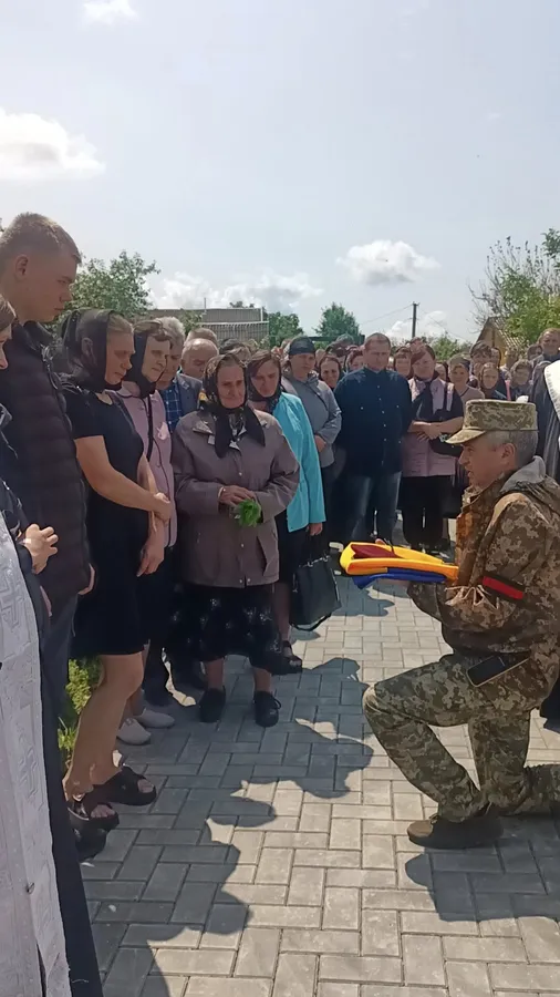 На Волині провели в останню дорогу молодого воїна Артема Мулявку (фото)
