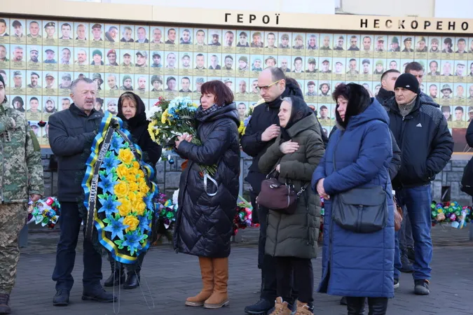 У Луцьку попрощалися із двома загиблими воїнами – Андрієм Черняком та Артемом Петровським (фото)