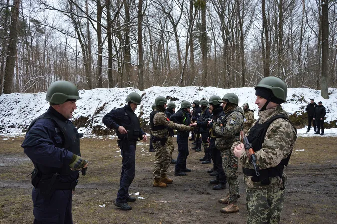 «Усі готові бити ворога»: як на Волині тренуються бійці бригади «Лють» (фото, відео)