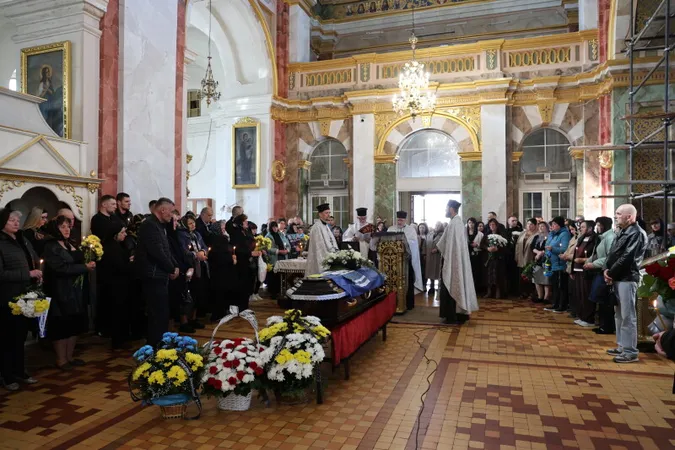 Загинув півтора року тому: у Луцьку попрощались з Героєм Богданом Щербачуком (фото)