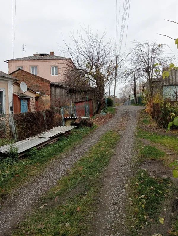Знайдений у Володимирі фундамент Безіменної церкви XII століття засипали землею