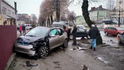 На Ковельській у Луцьку сталась аварія: зіштовхнулись два авто (фото)
