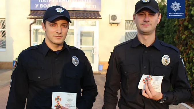 Волинські патрульні отримали нагороди за порятунок хлопчика з пожежі
