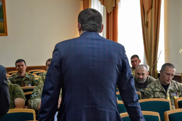 Луценко зустрівся з волинськими бійцями