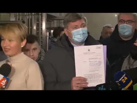 У «Євросолідарності» звинуватили Зеленського і його оточення у держзраді і фінансуванні тероризму (відео)