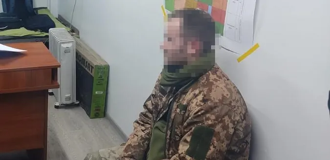 Пішов у СЗЧ і підбурив на це бійців: на Рівненщині затримали командира роти 155-ї ОМБр