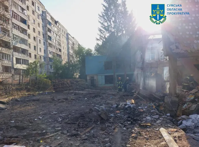 Внаслідок ракетного удару у Сумах – 18 поранених, з них 6 – діти (фото)