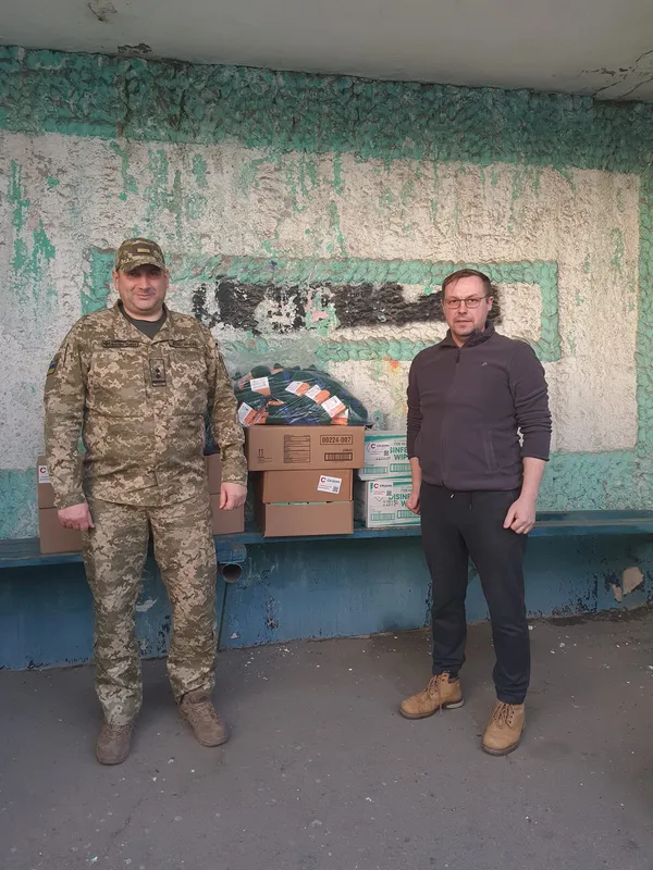 «Під звуки пострілів і вибухів»: луцькі волонтери привезли допомогу на Донеччину (фото, відео)