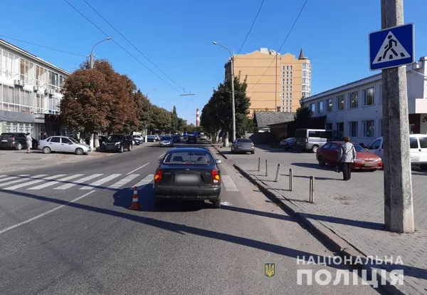 18-річний хлопець та 80-річна жінка: на переходах у Луцьку збили пішоходів (фото)