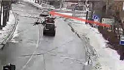 У центрі Луцька зіткнулися бус і легковик (відео)