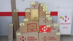 Дістав ніж, а не гроші: у Луцьку судять молодика за грабіж посилок на «Новій пошті» (відео)