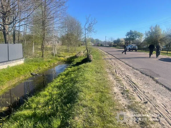 На Волині – смертельна ДТП: хлопець на мотоциклі з'їхав у кювет (фото)