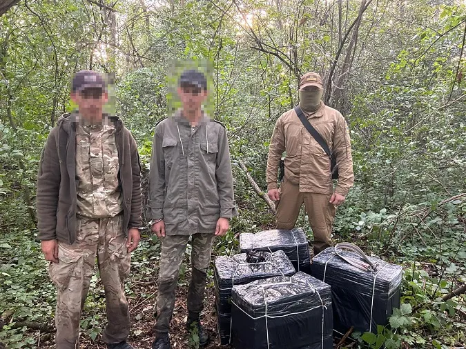 Десять ящиків цигарок до Польщі: на Ковельщині затримали контрабандистів