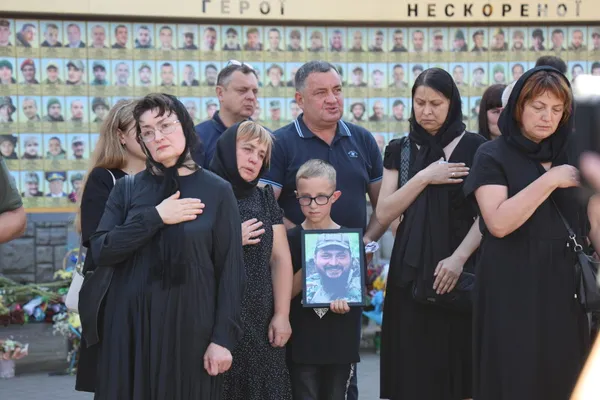 У Луцькій громаді попрощалися із 32-річним захисником Сергієм Черленюком (фото)