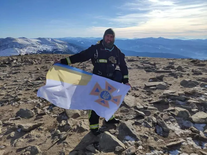 Луцький рятувальник підкорив Говерлу у свій день народження (фото)