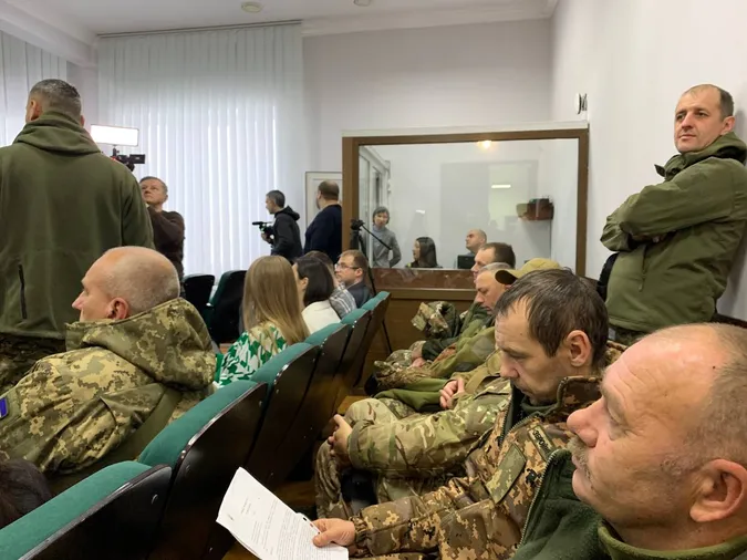 Активісти таки змогли потрапити на сесію Луцькради, попри перешкоджання охорони
