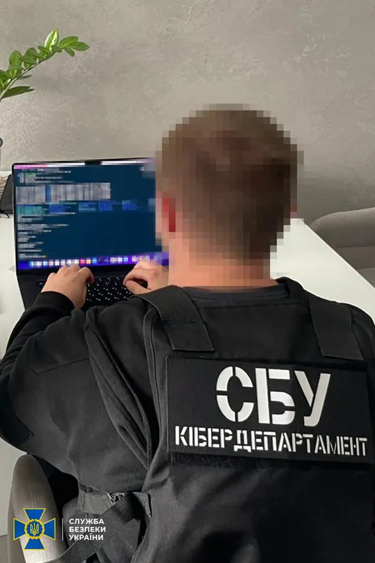 СБУ викрила хакерів, які продавали фейковий «Резерв+» для ухилянтів (фото)