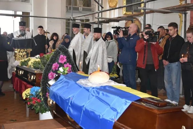 Страшний день: Луцьк прощається з трьома Героями (відео)